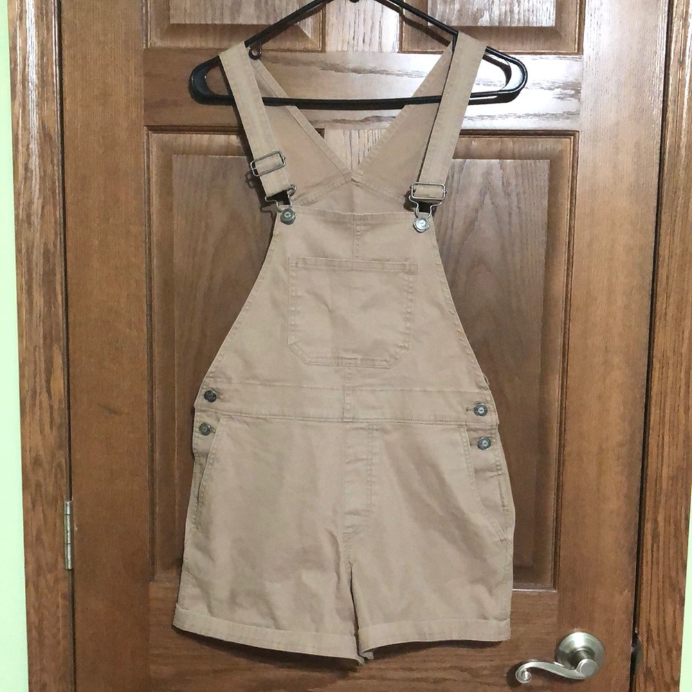 Hollister brown/tan shorts overalls